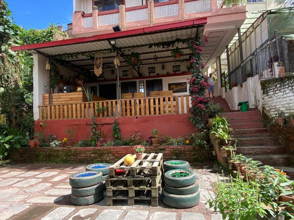 Birds Nest Hostel Kathmandu Buitenkant foto