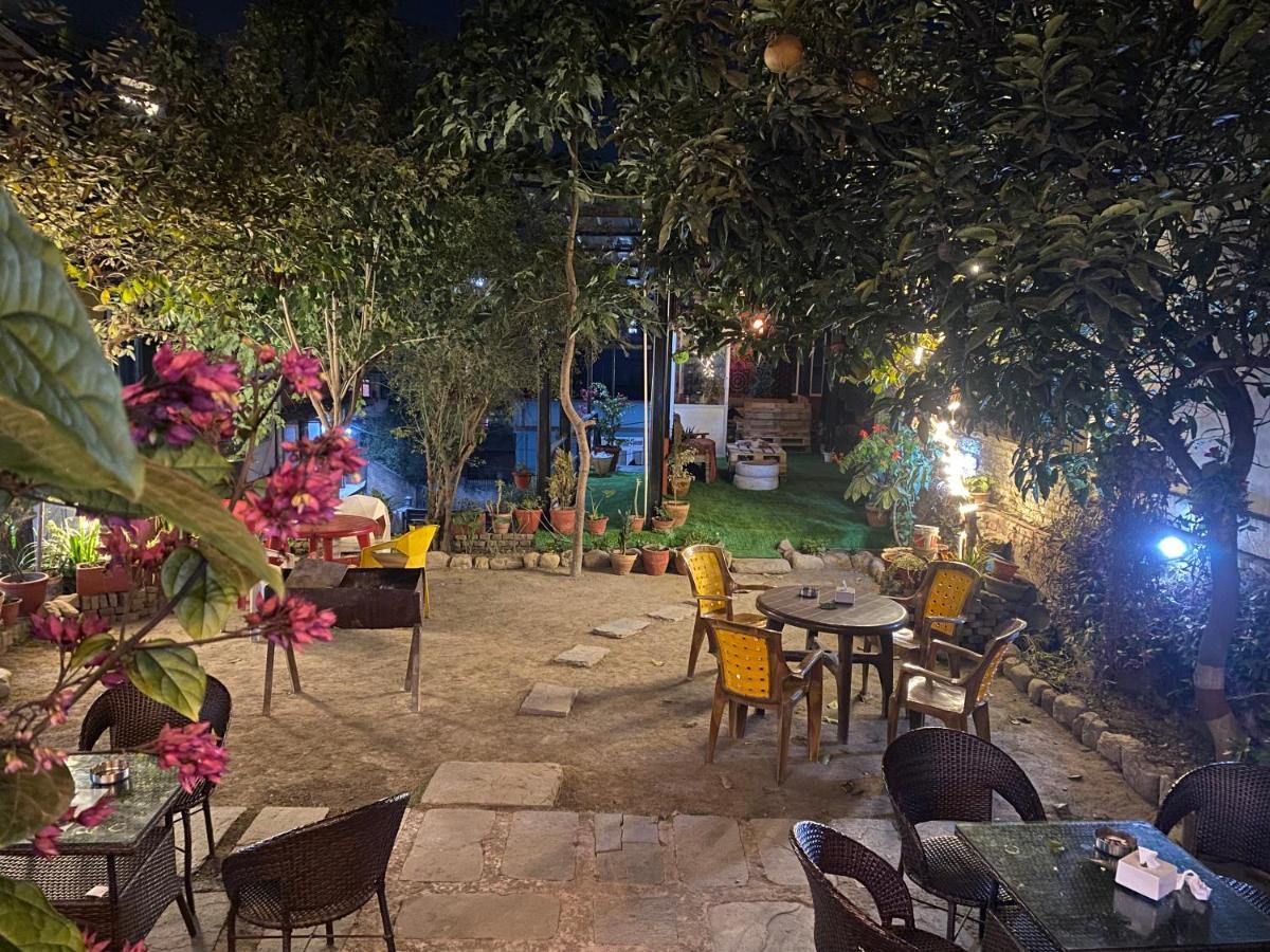 Birds Nest Hostel Kathmandu Buitenkant foto