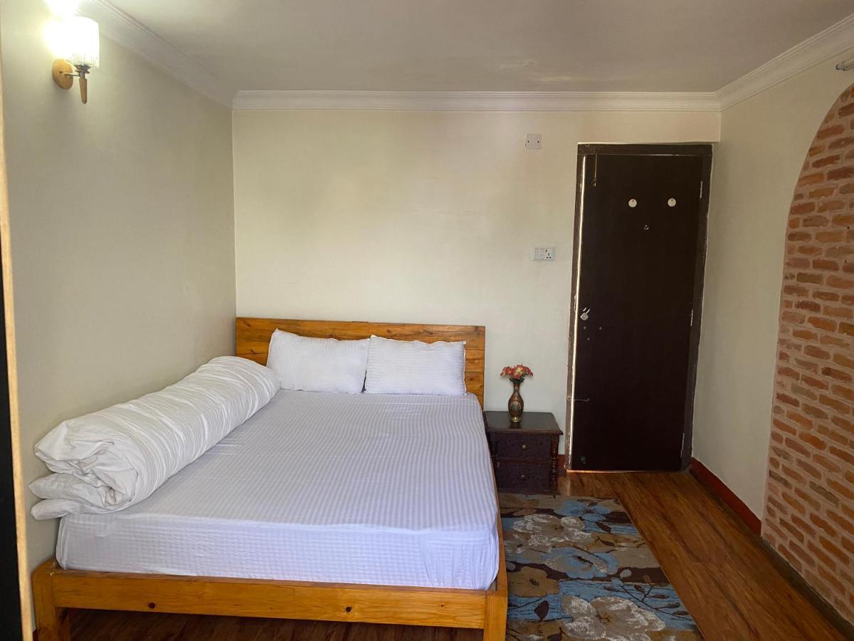 Birds Nest Hostel Kathmandu Buitenkant foto