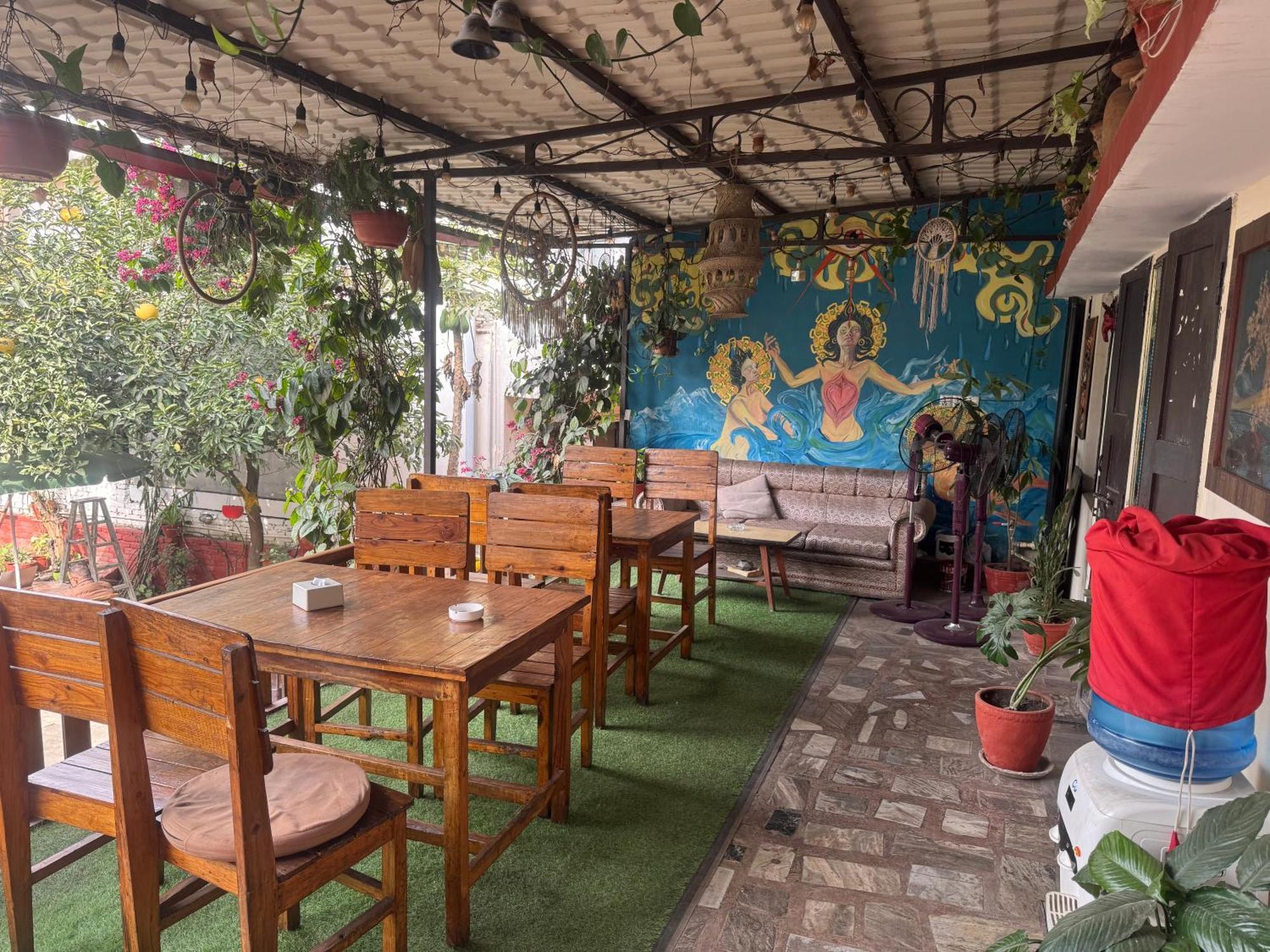 Birds Nest Hostel Kathmandu Buitenkant foto
