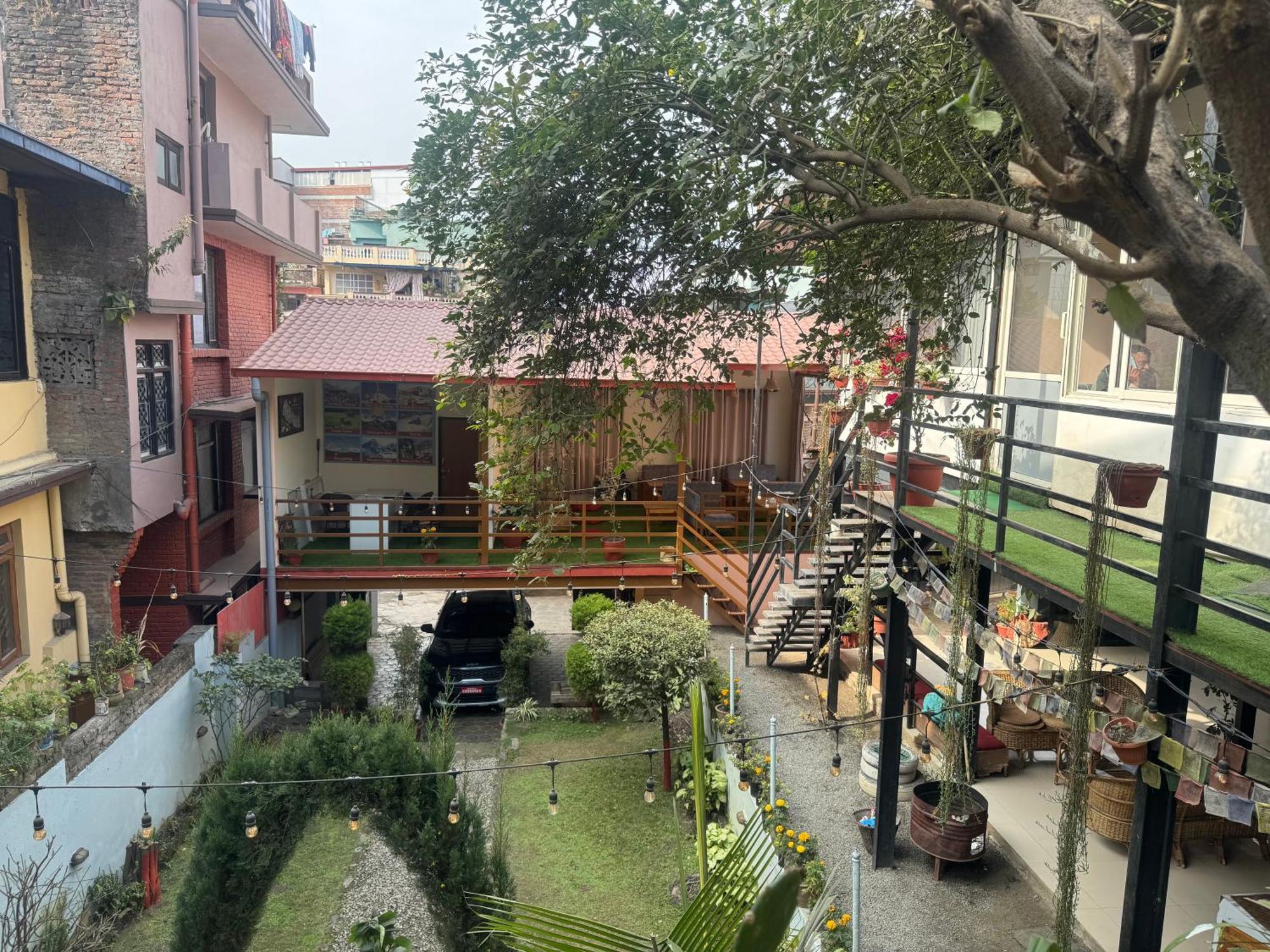 Birds Nest Hostel Kathmandu Buitenkant foto