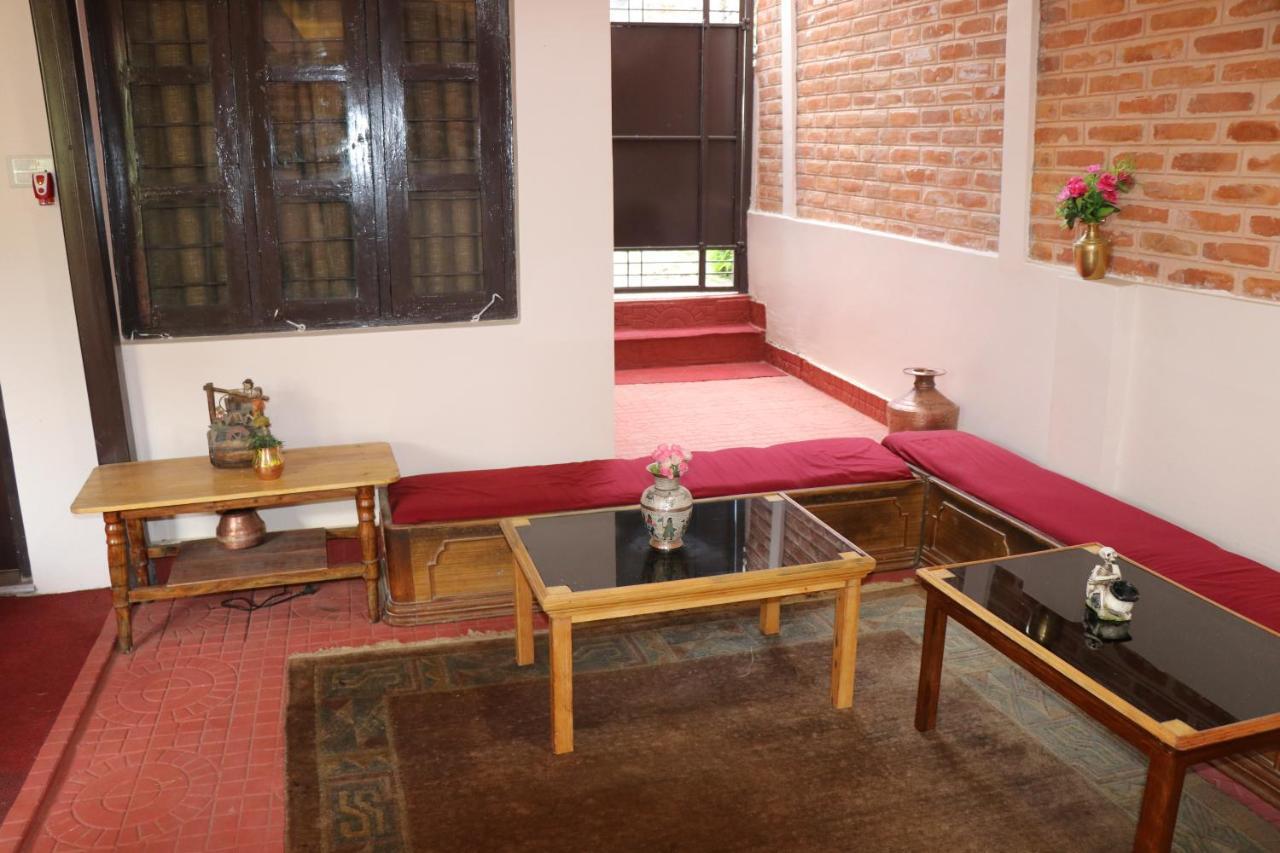 Birds Nest Hostel Kathmandu Buitenkant foto