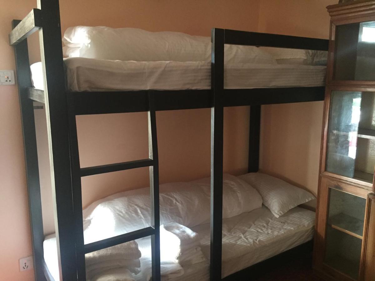 Birds Nest Hostel Kathmandu Buitenkant foto