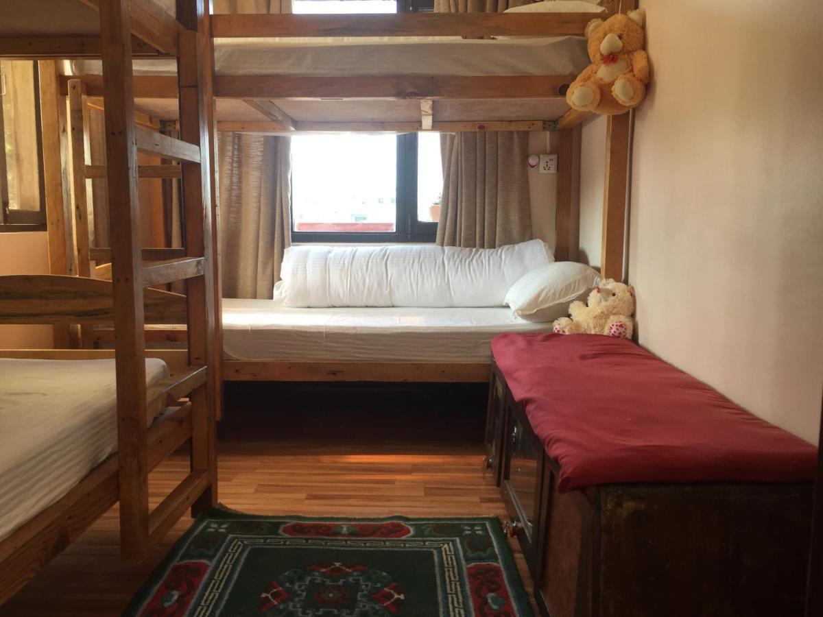Birds Nest Hostel Kathmandu Buitenkant foto
